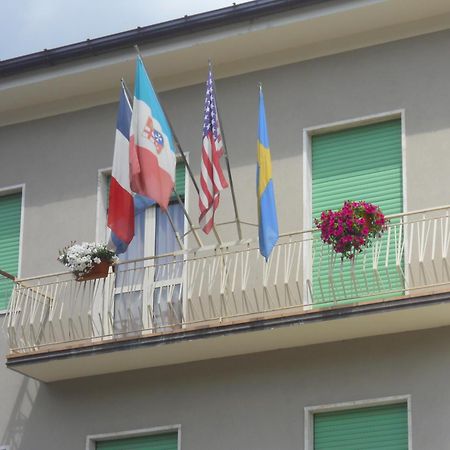 Albergo Belvedere Боргетто-ді-Вара Екстер'єр фото